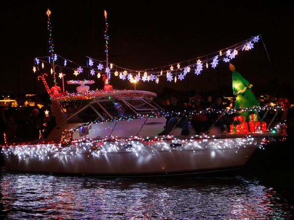 LA LIFE: Magical Day, Edwardian Christmas, Moonlight, Boat Parade ...