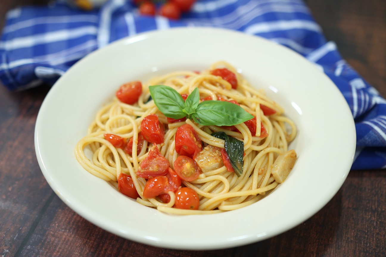 Spaghetti with Tomatoes and Anchovies - The Three Tomatoes